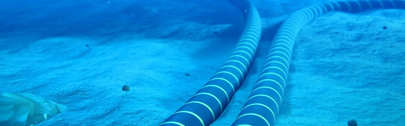 冲绳县考虑在津堅岛和久高岛之间铺设海底光缆，以改善通信环境。