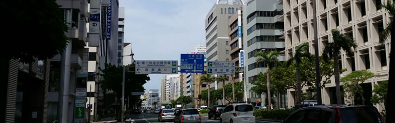 受台风6号卡努的影响，沖绳高速公路全线封闭，禁止通行